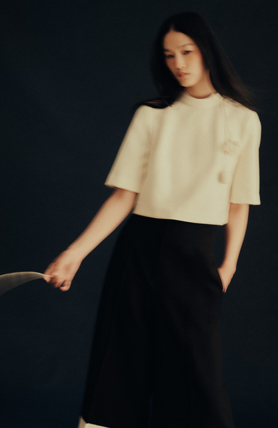 Stretch Twill Drop Flower Crop Top